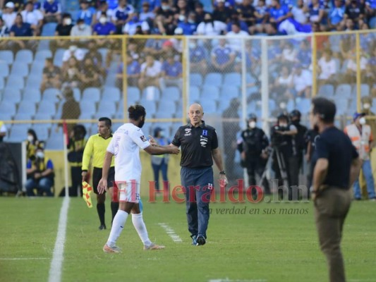 Lo que no se miró en TV: desesperación y regaños de Coito, el regreso de Choco y el apagón en El Salvador vs. Honduras