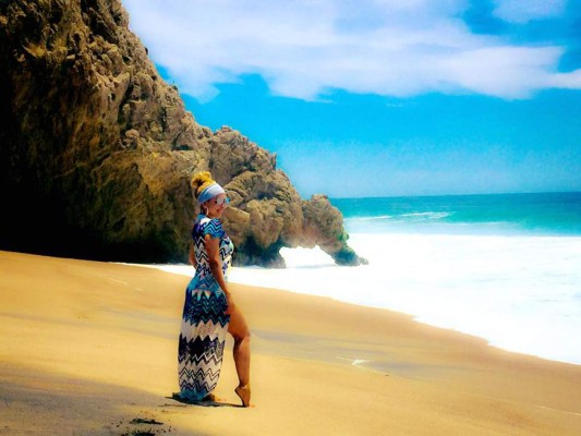 Conoce a Cristian Salas, la sensual esposa de Marco Antonio Solís 'El Buki'