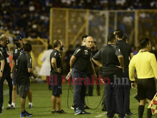 Lo que no se miró en TV: desesperación y regaños de Coito, el regreso de Choco y el apagón en El Salvador vs. Honduras