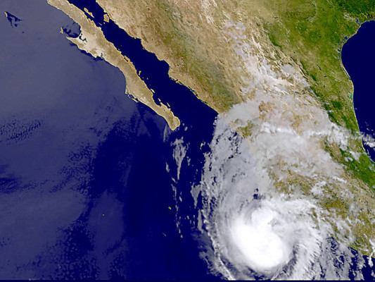 Bud provoca alerta de huracán para costa del Pacífico mexicano