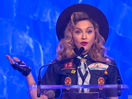 Madonna pide a Boy Scouts admitir a homosexuales