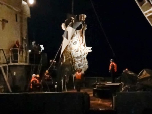 Rusia: Hallan caja negra de avión estrellado en Mar Negro