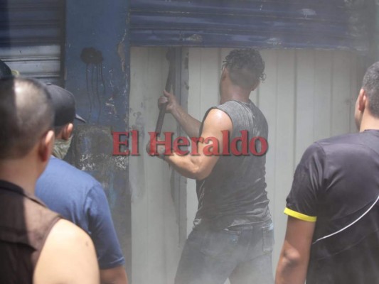 Imágenes del voraz incendio en la séptima avenida de Comayagüela