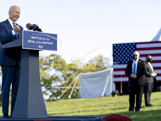 FOTOS: Árabe, sorteos y un pastel arruinado: las locuras de una inusual campaña electoral en EEUU