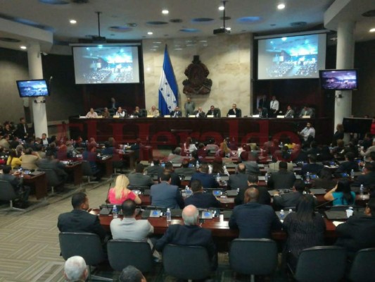 Óscar Chinchilla es reelecto por el Congreso Nacional como fiscal general de la República