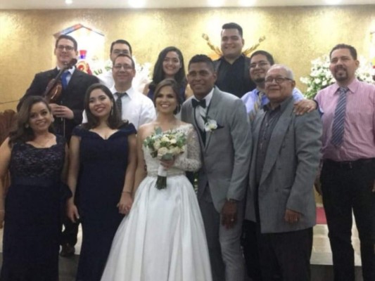 Las fotografías que dejó la boda entre Carlo Costly y Karen 'Tita' Torres