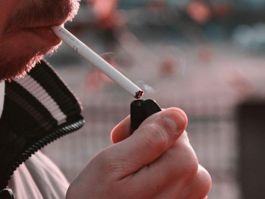 OMS: Número de fumadores disminuye pero los esfuerzos deben continuar