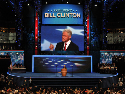 Clinton: Obama abriría camino a la economía moderna