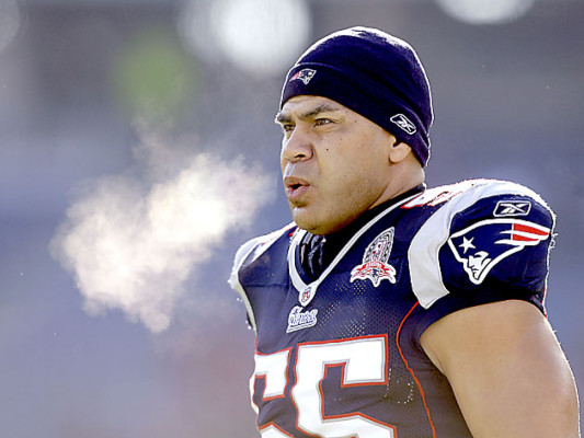 Encuentran muerto en su apartamento a leyenda de la NFL