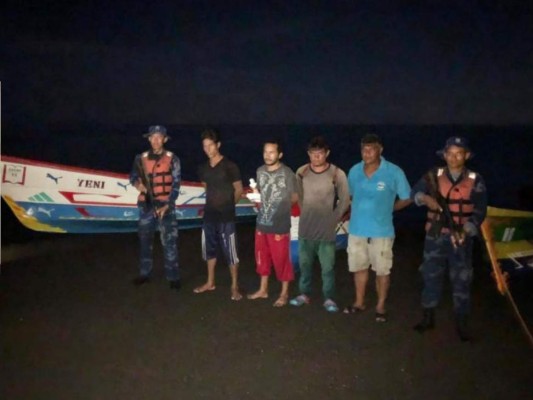 Detienen a cinco hondureños en aguas nicaragüenses por pesca ilegal