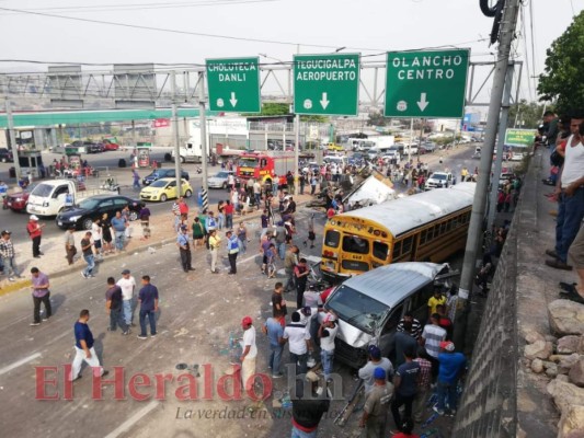 Muerte, dolor y destrozos del accidente en la colonia El Carrizal en imágenes