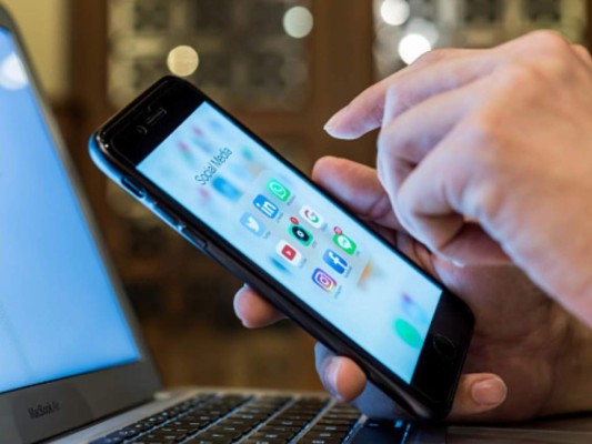 ¿Qué funciones no están disponibles en WhatsApp Web?