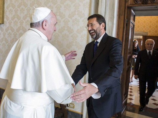 Papa viaja a Albania para estimular el diálogo entre religiones