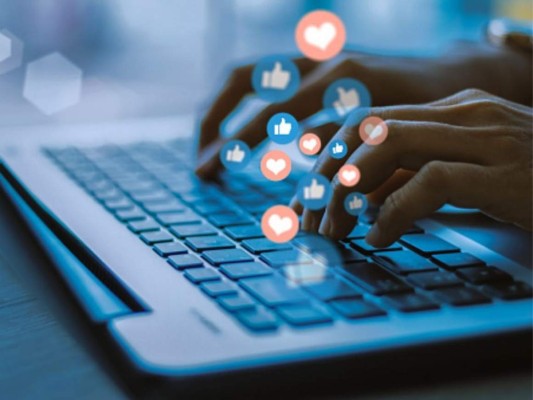 Decenas de cuentas de Facebook difunden al día 400 mensajes de desinformación en Honduras