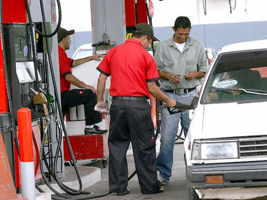 Combustibles registrarán alzas a partir de la próxima semana