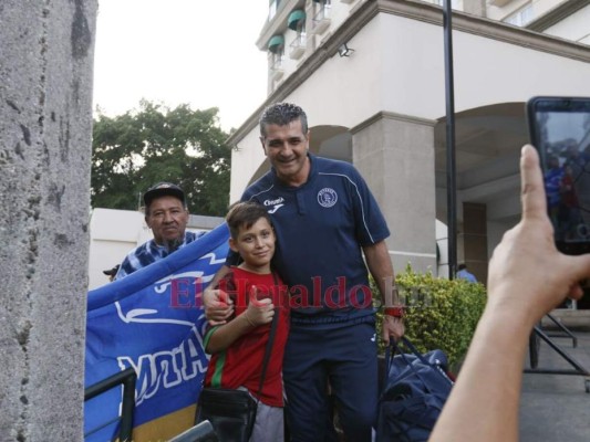 FOTOS: Afición sorprendió al plantel de Motagua en hotel de San Pedro Sula