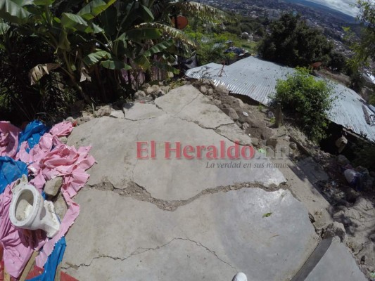 Sin hogar, sin empleo y sin ayuda: una familia que sufre la crisis de Eta y Iota (FOTOS)