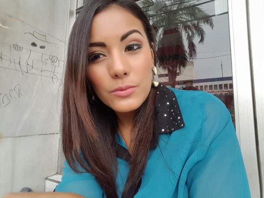 Polémico mensaje de Elsa Oseguera tras anunciar su salida de Honduras