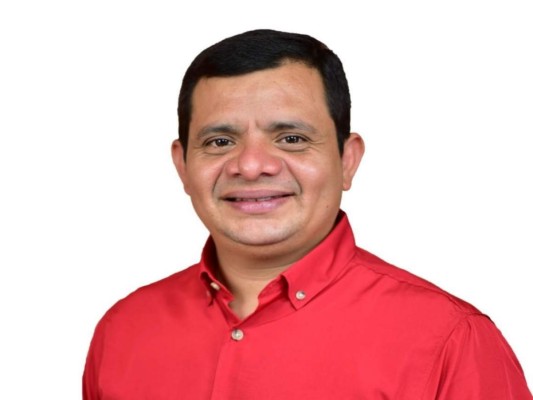 Alcalde electo de Gracias, Lempira, publica en Facebook a quiénes despedirá