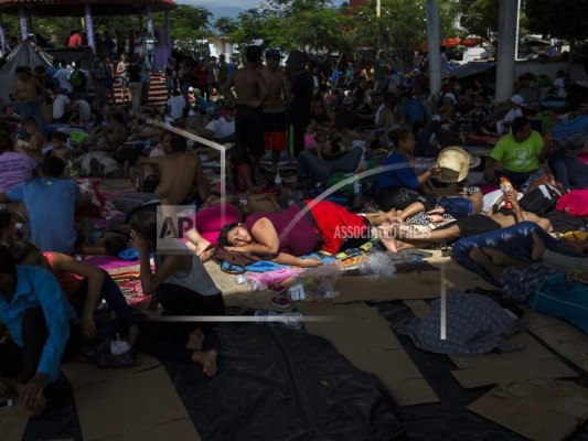 Presidente Enrique Peña Nieto ofrece beneficios a caravana de migrantes