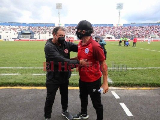 Hermosas mujeres, el show de la Ultra y 'Bolillo' con Quioto: Lo que no se miró en el Olimpia vs. Vida