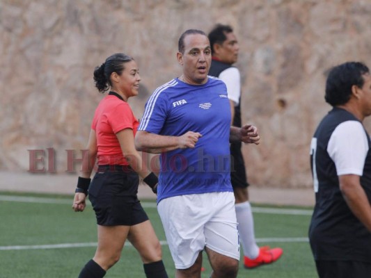 FOTOS: Presidente de la FIFA se viste de futbolista y juega en El Birichiche