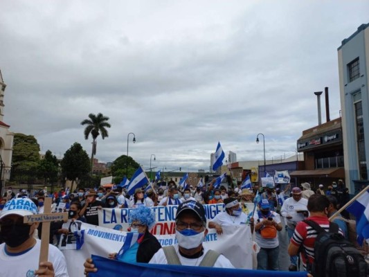 Nicaragüenses exiliados manifiestan en Costa Rica para exigir salida de Ortega y Murillo