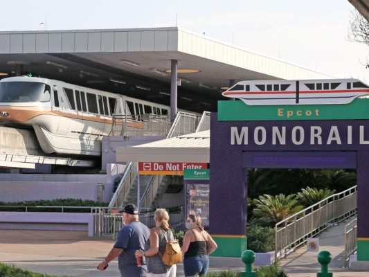 Imágenes de la reapertura de Disney World en plena curva de contagios en Florida