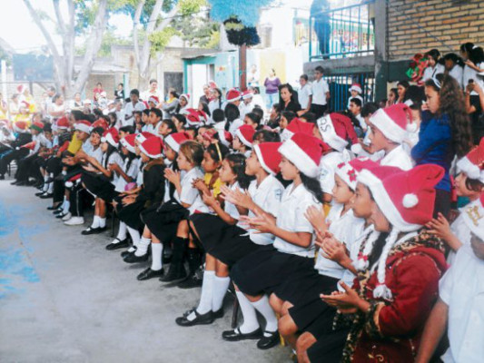 Una escuela que imparte 200 días de clases continuos