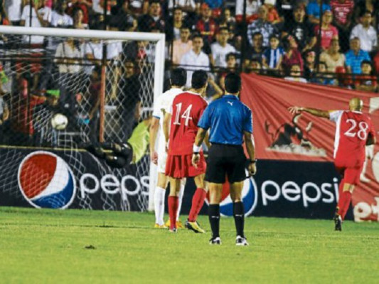 Choloma derribó al Olimpia y sueña con la final