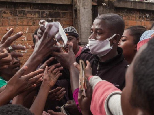 Madagascar tiene poción tradicional contra el coronavirus
