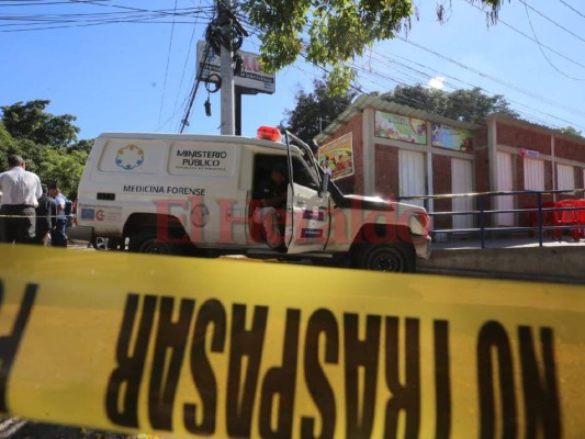 Drama, dolor y desesperación: las tristes fotos de familiares y amigos del abogado Reynaldo Barahona, asesinado frente a la Corte Suprema de Justicia