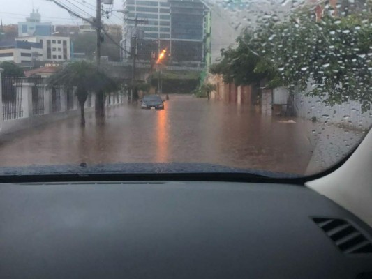 Dos días de lluvia dejan estragos en la capital de Honduras
