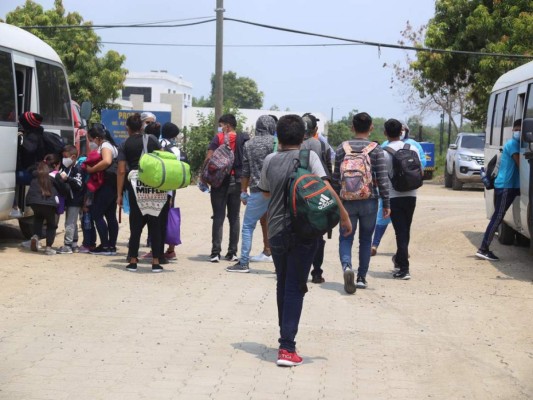 Retornan a Honduras 50 niños que viajaban solos a Estados Unidos