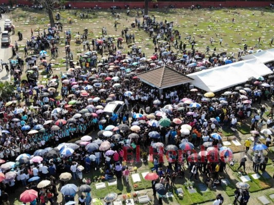 FOTOS: El último adiós a la pastora Ninoska de Ponce