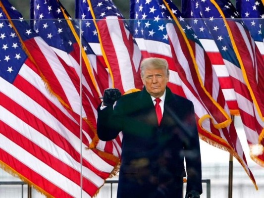 Facebook bloquea cuenta de Trump por tiempo indefinido