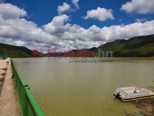 Imágenes de represa La Concepción en su nivel máximo tras intensas lluvias