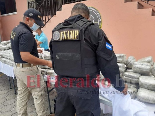 Así fue el millonario decomiso de droga dentro de barriles en El Pedregal