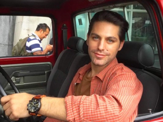 Asesinan a balazos al famoso actor y presentador mexicano Renato López