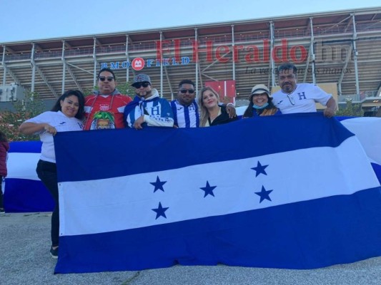 La fiesta catracha en el BMO Field durante el Honduras - Canadá (Fotos)
