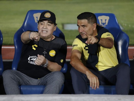 Multan a Diego Armando Maradona por comentarios políticos