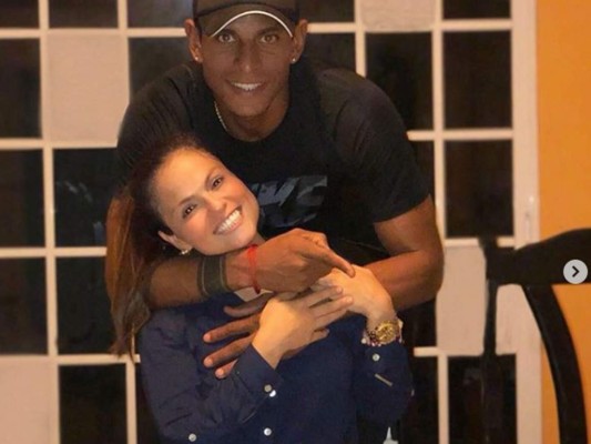 Las románticas fotografías de Tita Torres y Carlo Costly previo a su boda