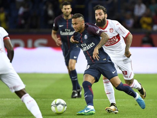 Neymar critica a la dirección del Barcelona