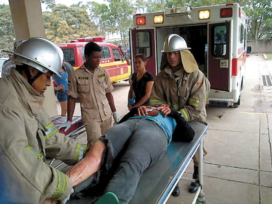Dos mujeres heridas en choque de autos en Catacamas