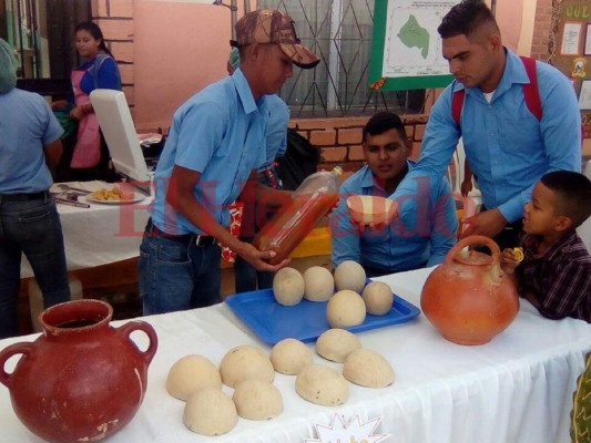 Olanchanos disfrutan al máximo el II Festival de Vino de Coyol