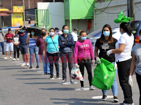 FOTOS: Relajados y como si no pasara nada, capitalinos circularon por la ciudad