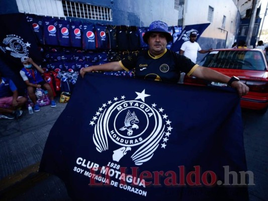 Afición azul le pone color a la final de ida entre Motagua y Comunicaciones (Fotos)
