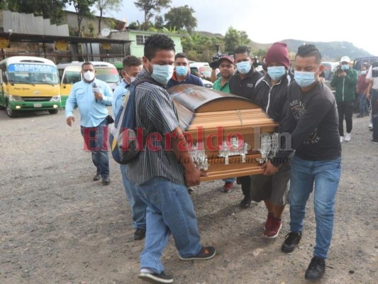 Llanto, impotencia e indignación: el último adiós a conductor asesinado en la capital