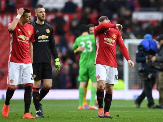 Arsenal empata con Manchester United en Old Trafford y le amargan la fiesta a Mou