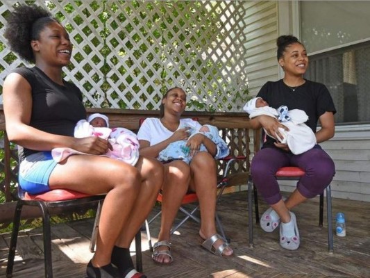 Tres hermanas dan a luz en el mismo día y hospital